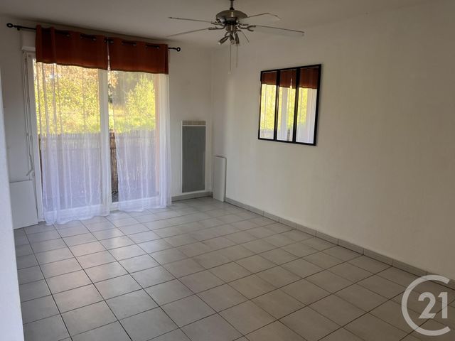 Appartement T2 à louer ST QUENTIN DE BARON