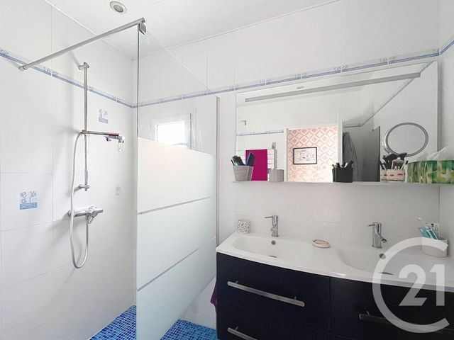 maison à vendre - 8 pièces - 98.76 m2 - ARTIGUES PRES BORDEAUX - 33 - AQUITAINE - Century 21 Nci Immobilier