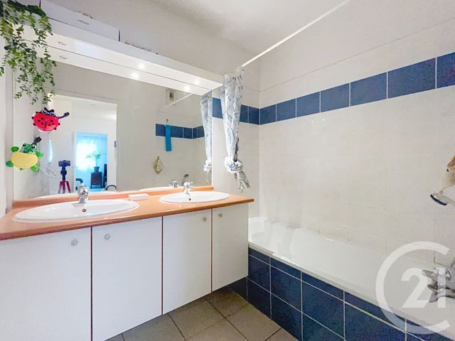 Appartement F3 à vendre - 3 pièces - 65.05 m2 - CASTILLON LA BATAILLE - 33 - AQUITAINE - Century 21 Nci Immobilier